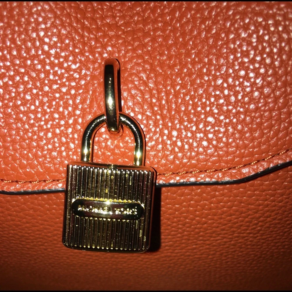 ⭐️⭐️⭐️⭐️4X HOST PICK⭐️⭐️⭐️⭐️ NWT 💯 Authentic Michael Kors All-In-One Bag - Picture 11 of 16